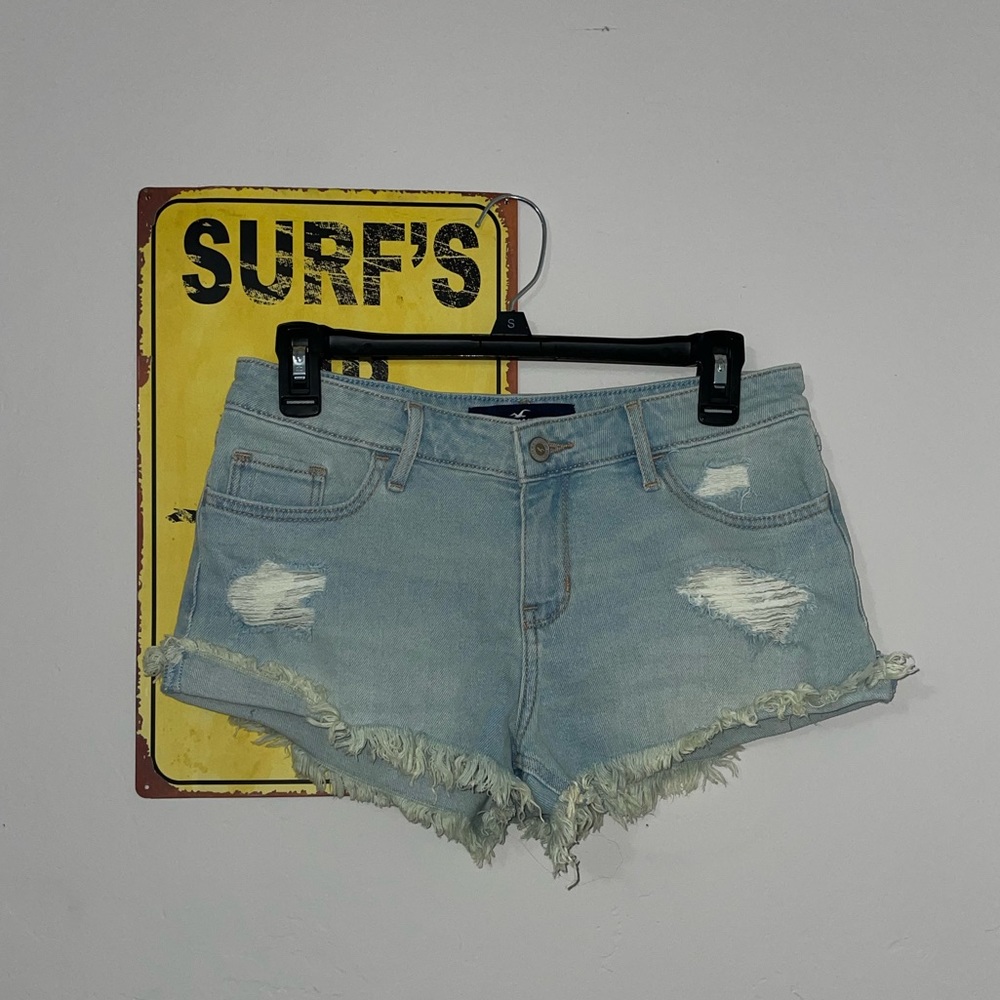 Hollister Low-Rise Short-Short size 5 W27 light wash